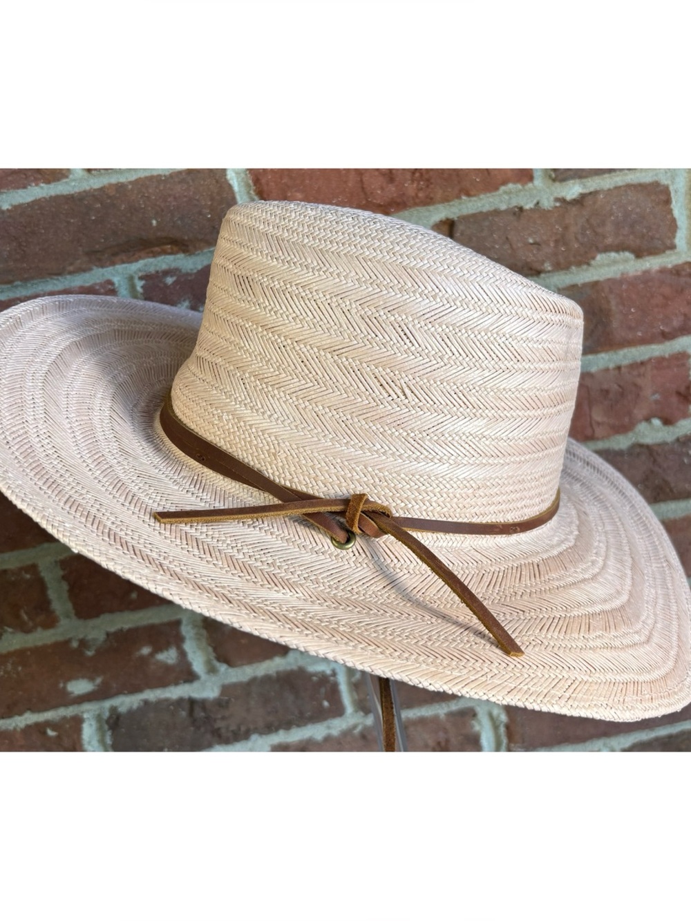NWOT FP Wyeth Chin Strap Straw Rancher Hat In Pale Peach   One Size Adjustable